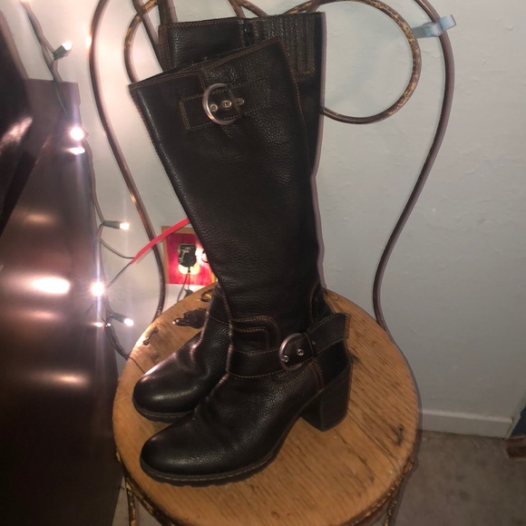 Boots - Picture 7 of 8